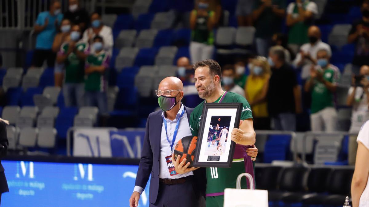 Carlos Cabezas juega su último partido con el Unicaja en el Carpena