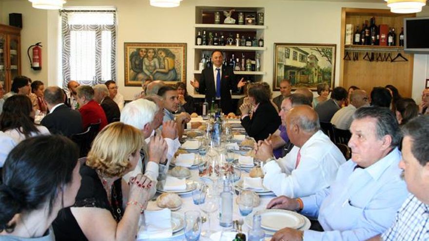 jesús Otero, durante la comida oficial del Galo de Curral, en Gres.// Bernabé