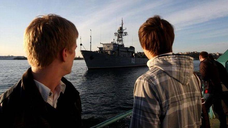 Rusia hunde un barco en el mar Negro para bloquear el paso de la flota ucraniana