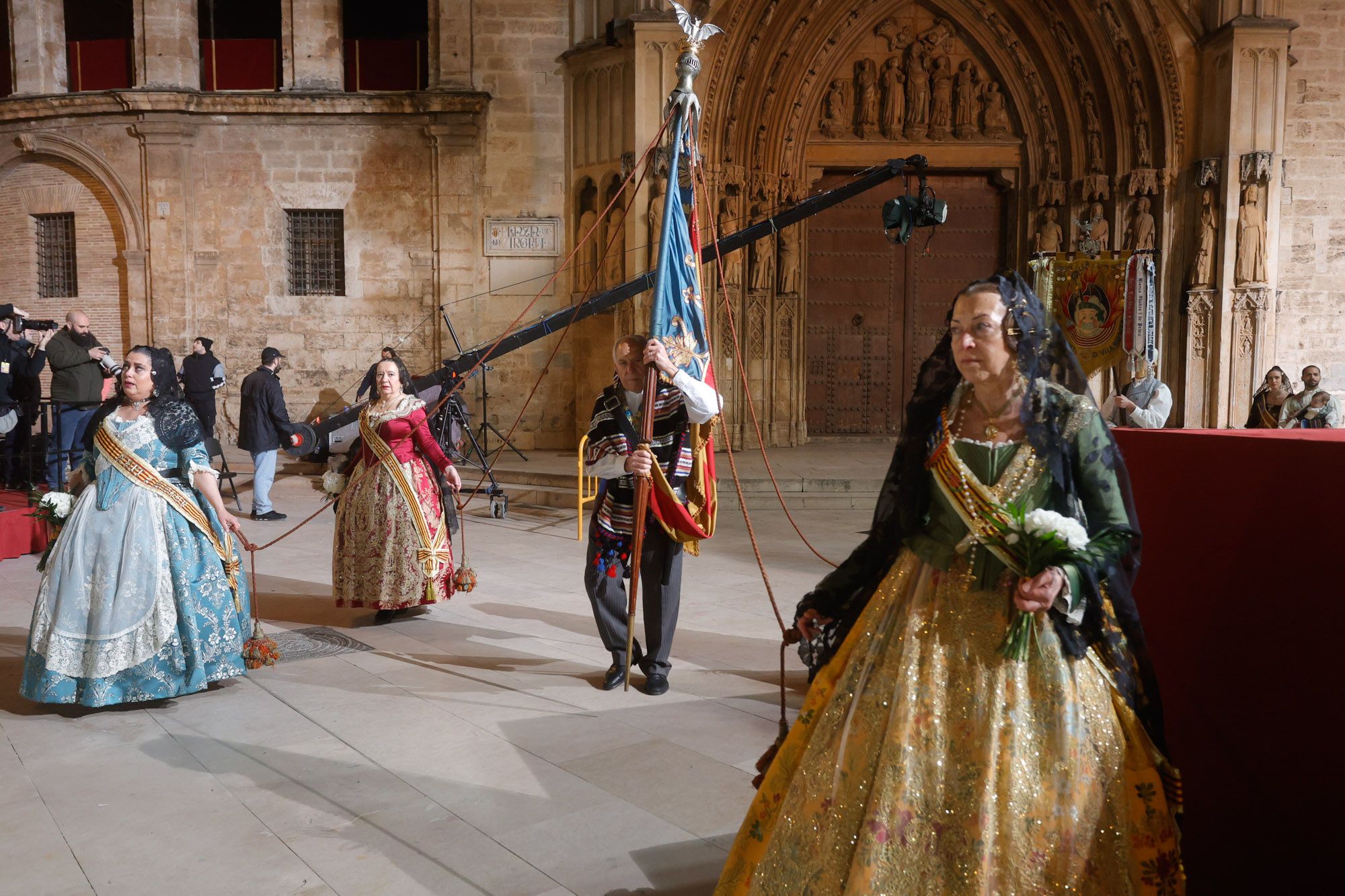Todas las fotos de la Ofrenda del 17 de marzo por la calle San Vicente de 19:00 a 20:00 horas