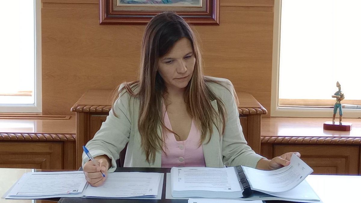 La alcaldesa, Verónica Pichel, en el despacho de Alcaldía.