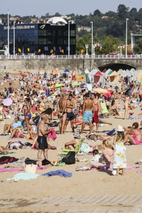 Último día de agosto en la playa de San Lorenzo