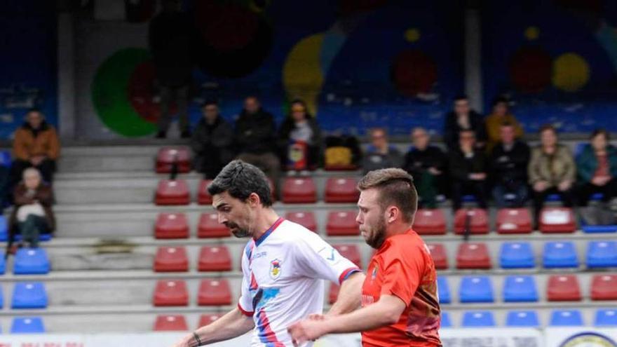 Una imagen de un partido de Liga Langreo-Colunga.