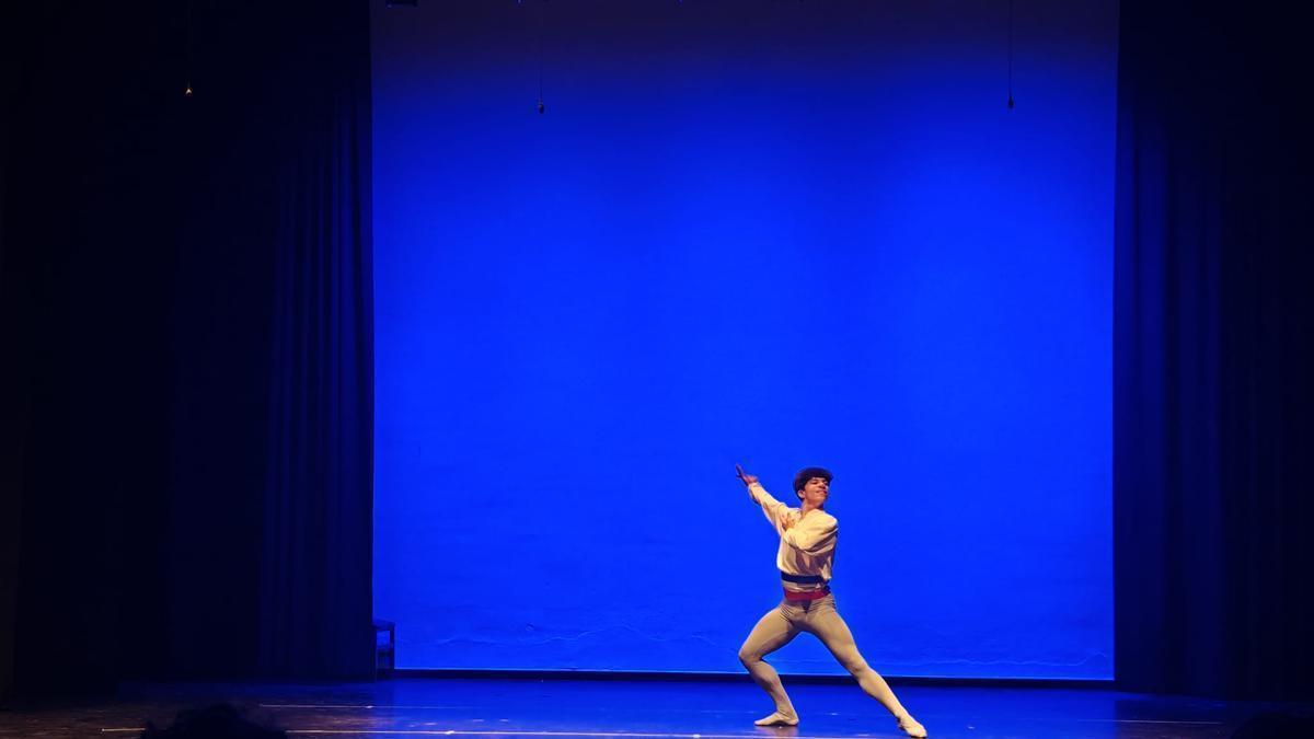 De Cáceres a Londres: el joven talento de la danza clásica Álvaro Payo busca una oportunidad.