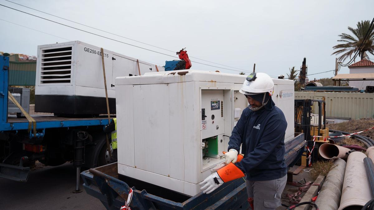 Trabajos para la recuperación del suministro eléctrico en La Gomera.