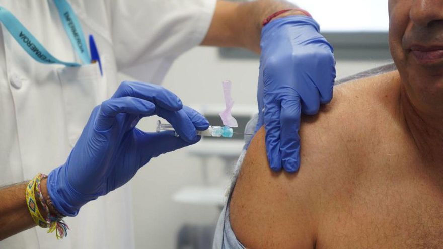 Dos de cada diez camas permanecen libres en el hospital de Zamora tras el colapso por los virus