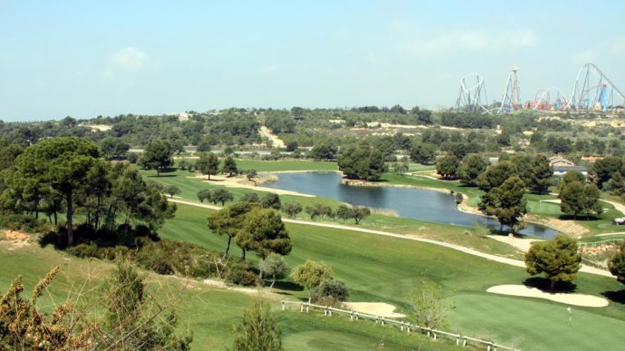 Els terrenys de BCN World al fons, a tocar de PortAventura