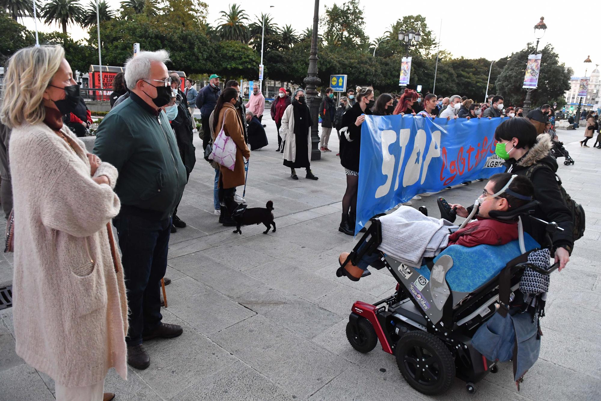 Concentración contra la agresión homófoba de Lutgo