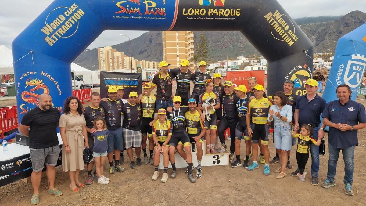 Katy Sierra y Pedro Rodríguez, campeones de Canarias de mountain bike.a