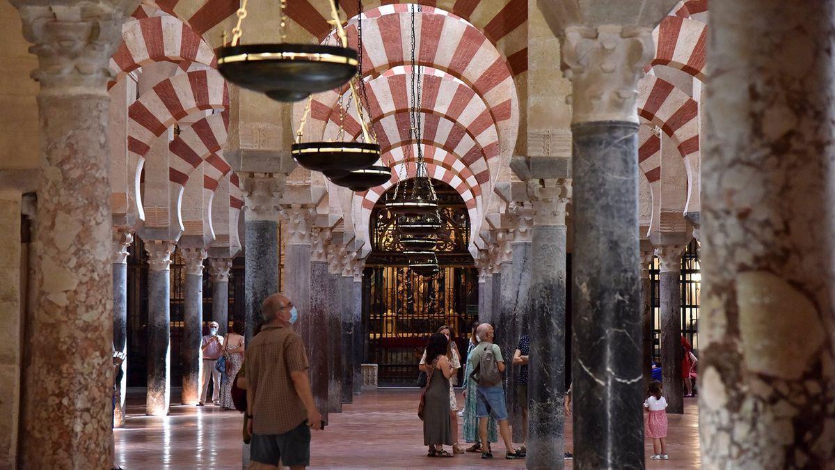 Columnas de la Mezquita-Catedral de Córdoba.