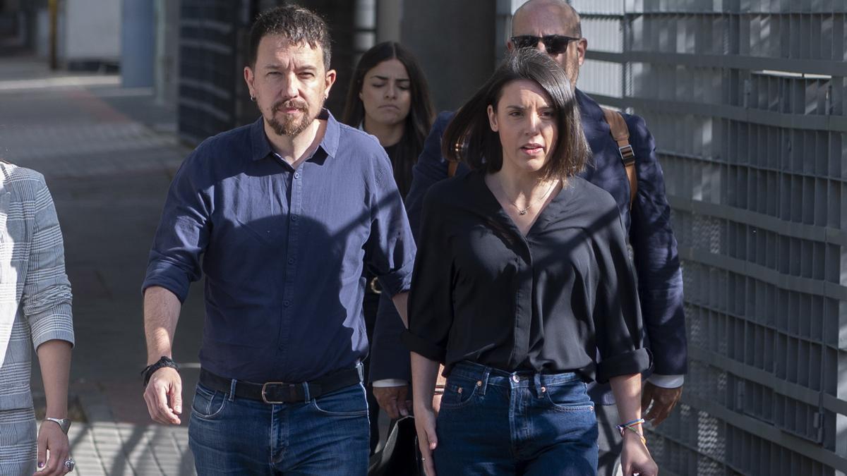 El exvicepresidente del Gobierno Pablo Iglesias, y la candidata de Podemos a las elecciones europeas, Irene Montero, a su llegada para declarar en el Juzgado de lo Penal nº 14 de Madrid, a 27 de mayo de 2024, en Madrid (España).