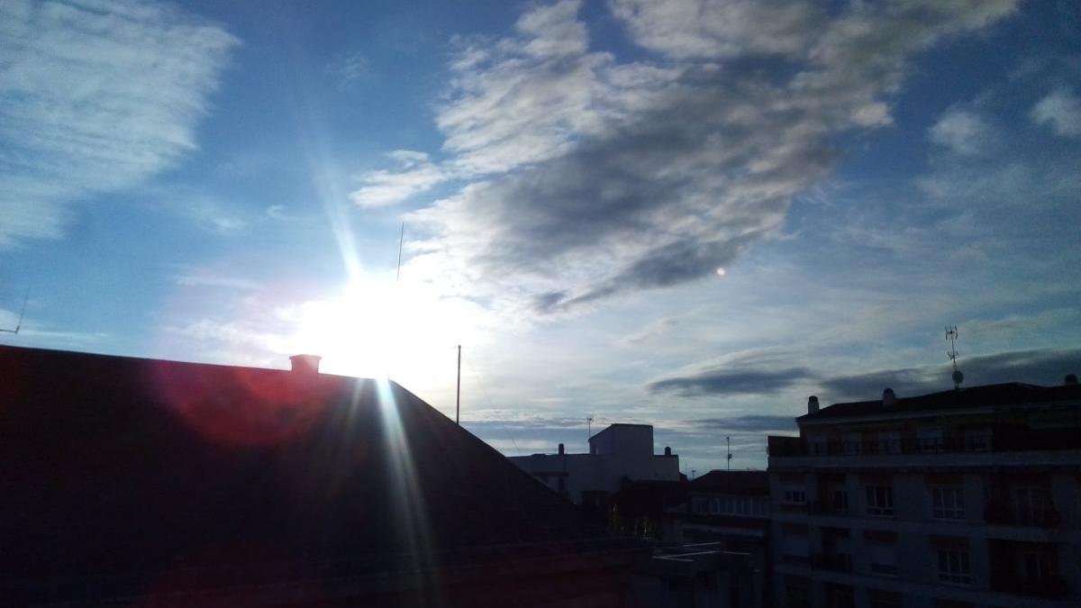 El cielo de la capital, esta mañana de sábado.