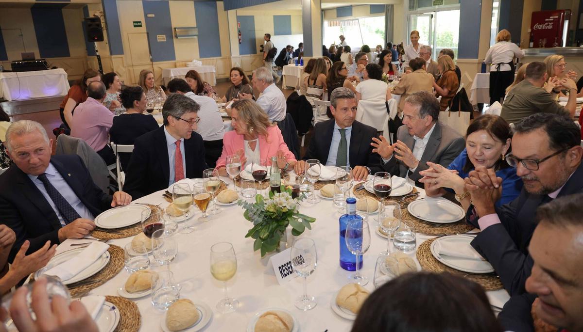 La calurosa despedida a Germán Serrano, el eterno juez decano de Vigo