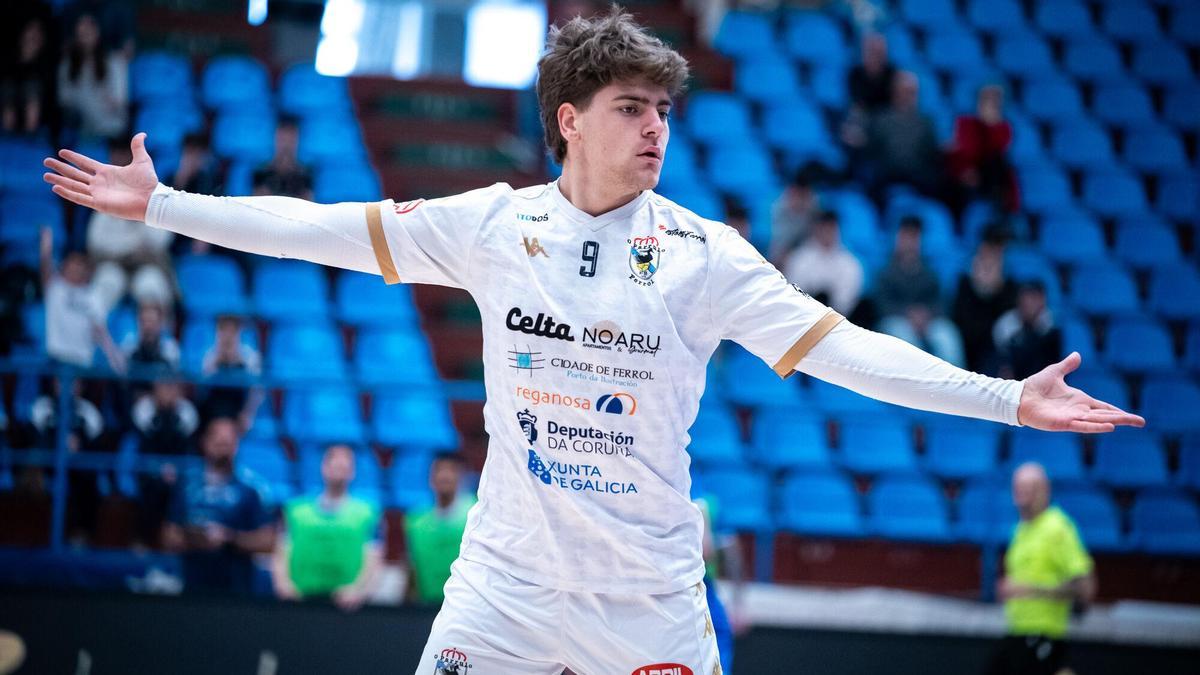 Gonzalo Santa Cruz, en un partido con O Parrulo.