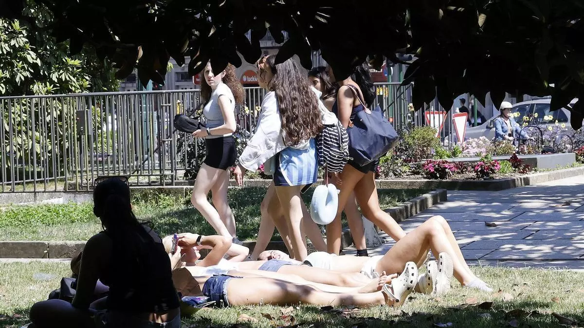 Alerta roja por calor en Santiago: "Hacer el Camino con estas temperaturas es una prueba de coraje y superación"