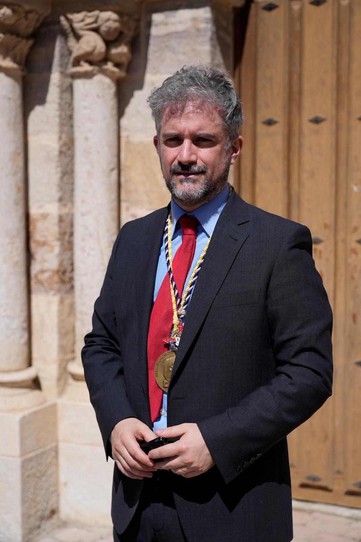 Israel López a las puertas de Santa María de la Horta.
