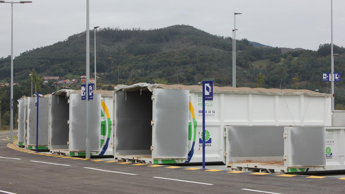 Detalle del punto limpio de Grado, en una imagen de archivo.