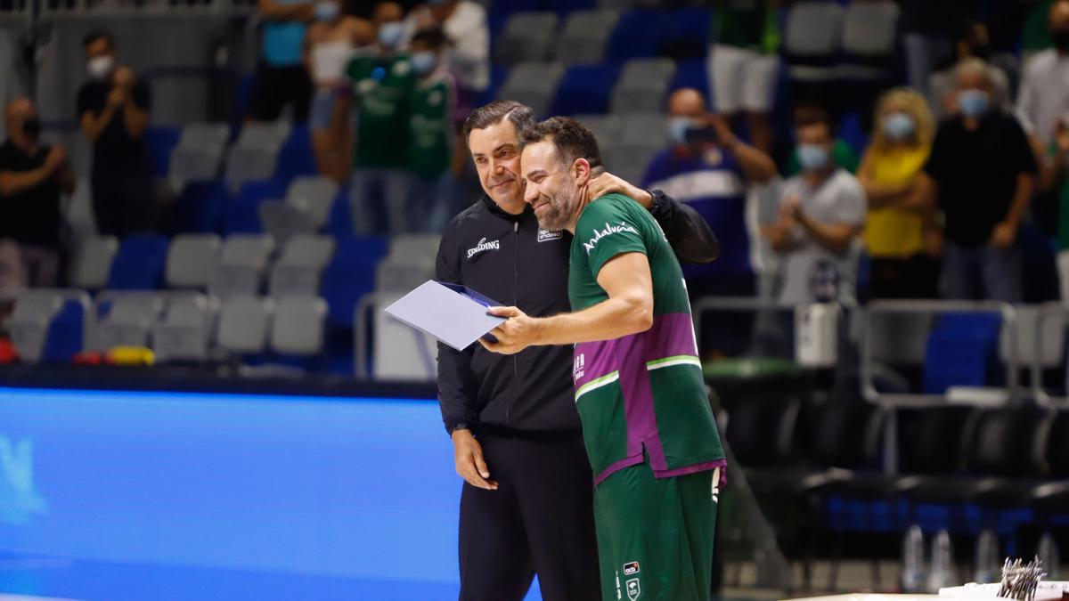 Carlos Cabezas juega su último partido con el Unicaja en el Carpena