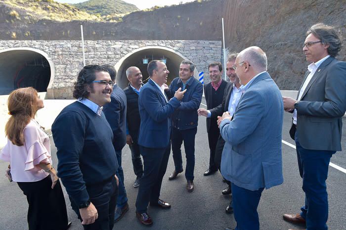 Apertura del primer tramo de la carretera de La ...