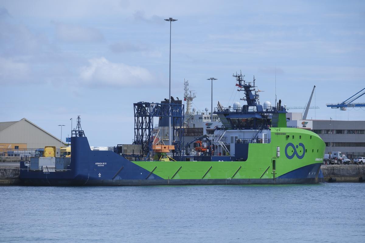 El 'Armada 86 01' atracado en el Puerto de Las Palmas