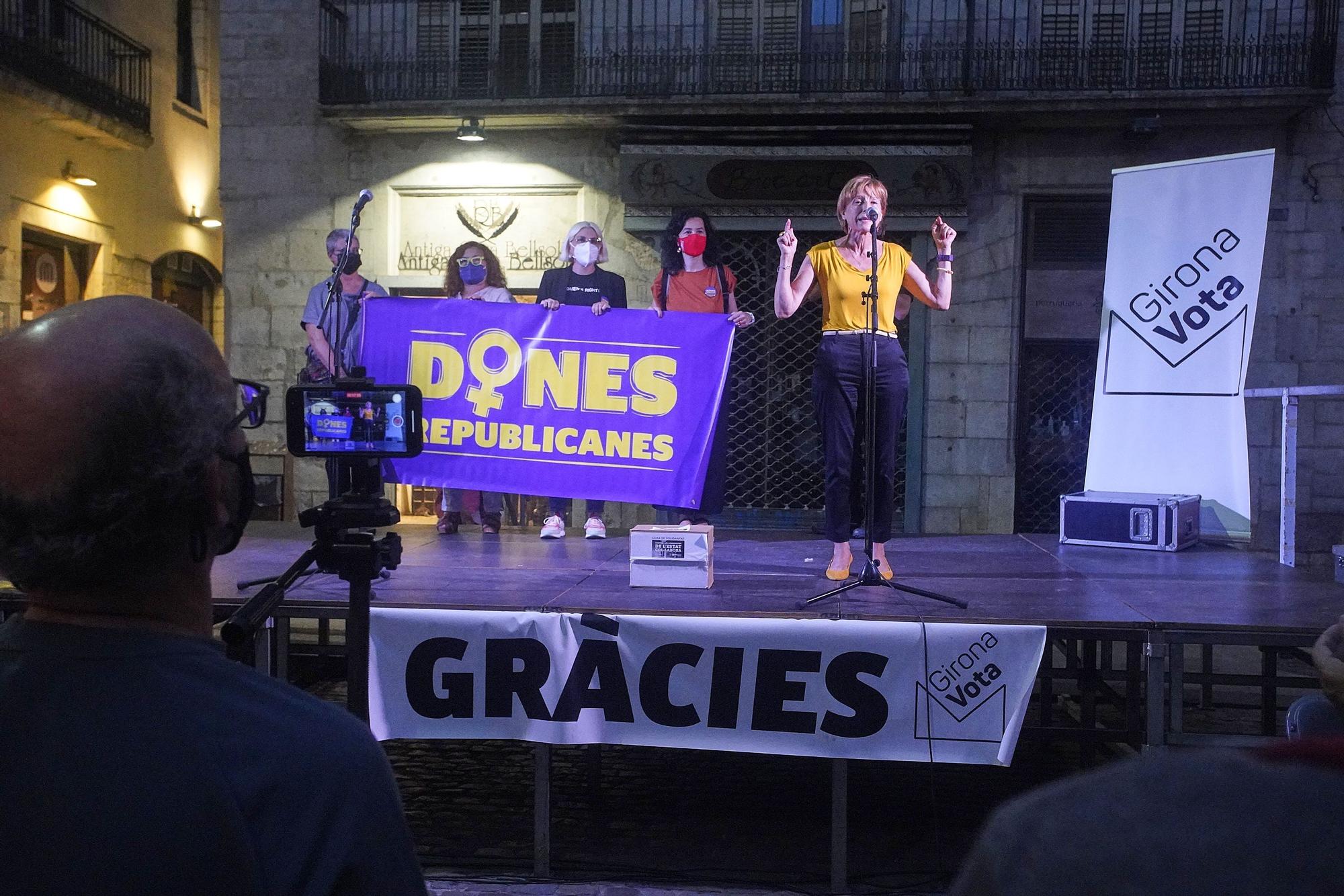 Carme Forcadell, a la plaça del Vi