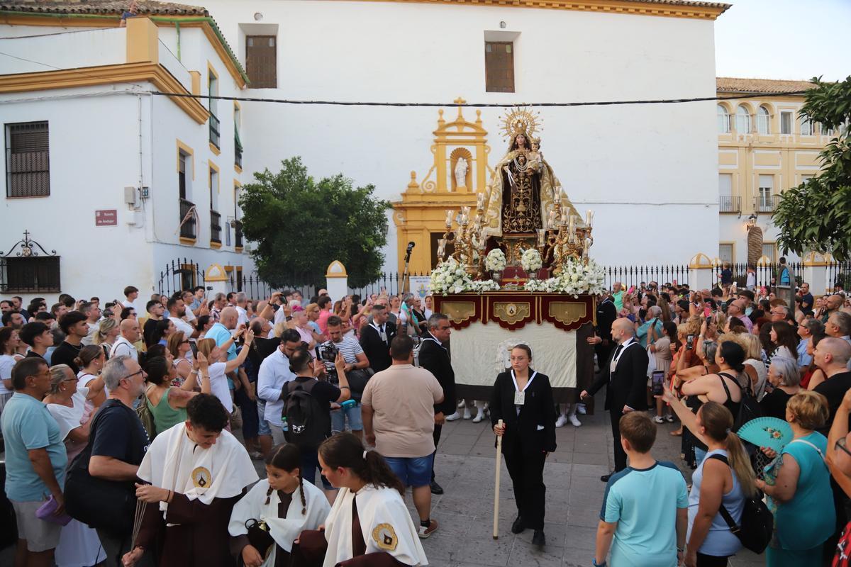 Las procesiones de la Virgen del Carmen por las calles de Córdoba, en ...