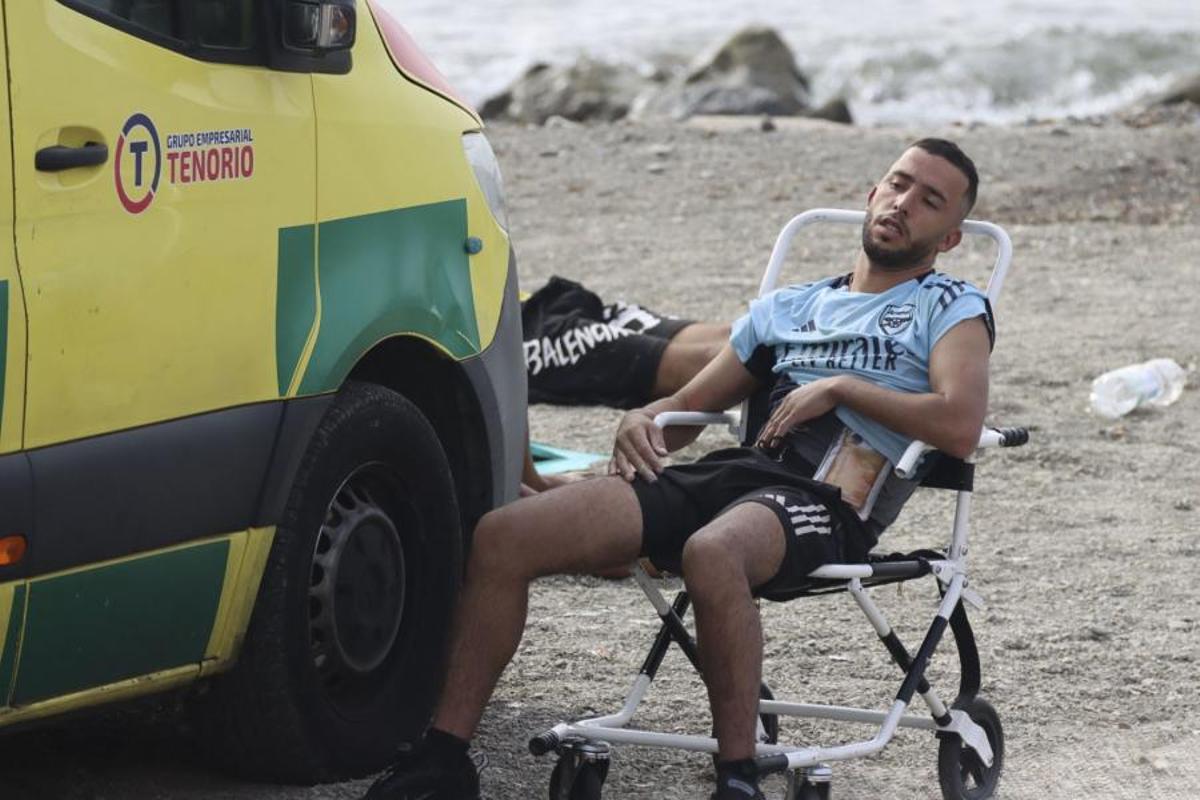 Cientos de migrantes cruzan la frontera y llegan a nado a Ceuta