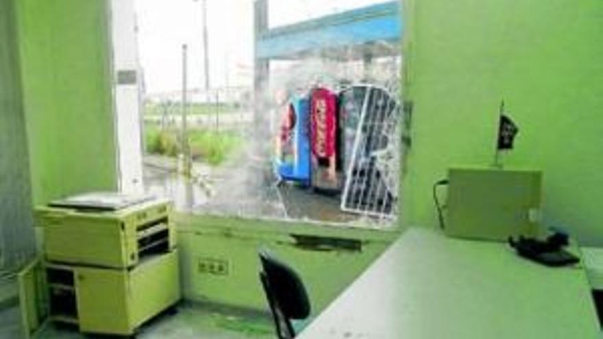 Roban la caja fuerte del interior de una gasolinera