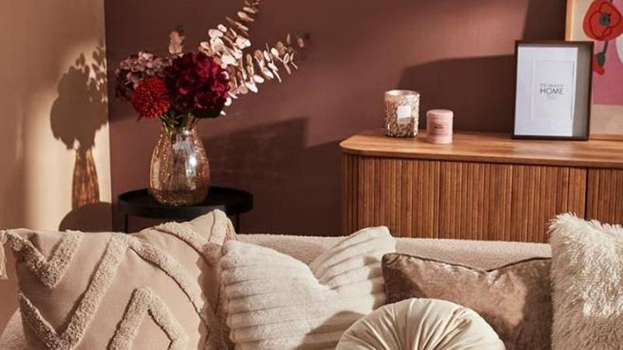 No es Zara Home, es Primark: el sillón con almacenaje por 30 euros para que un salón pequeño parezca de revista