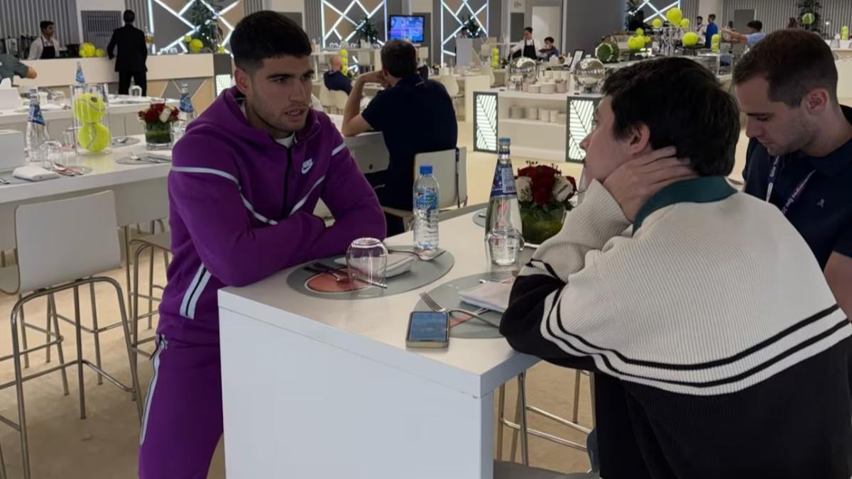 Alcaraz durante la entrevista con SPORT y AS