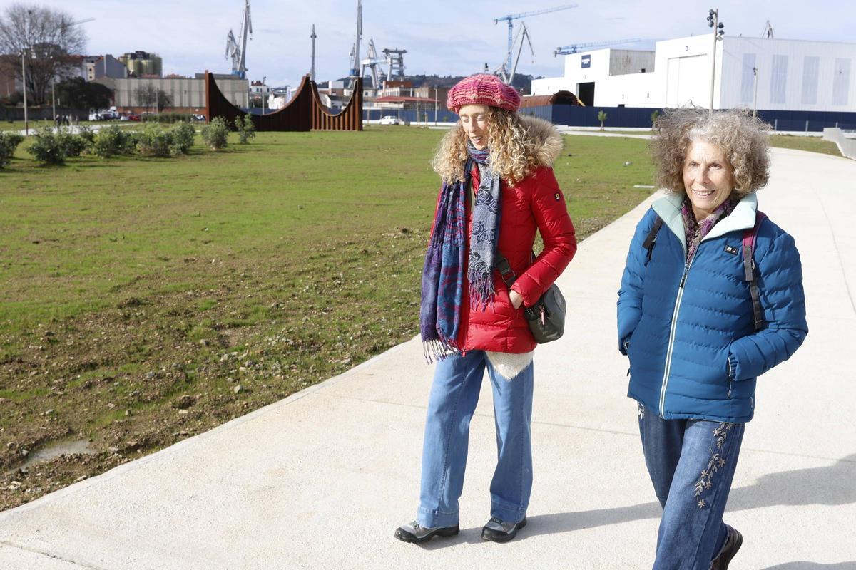El paseo de Naval cumple un mes abierto a la ciudadanía (en imágenes)