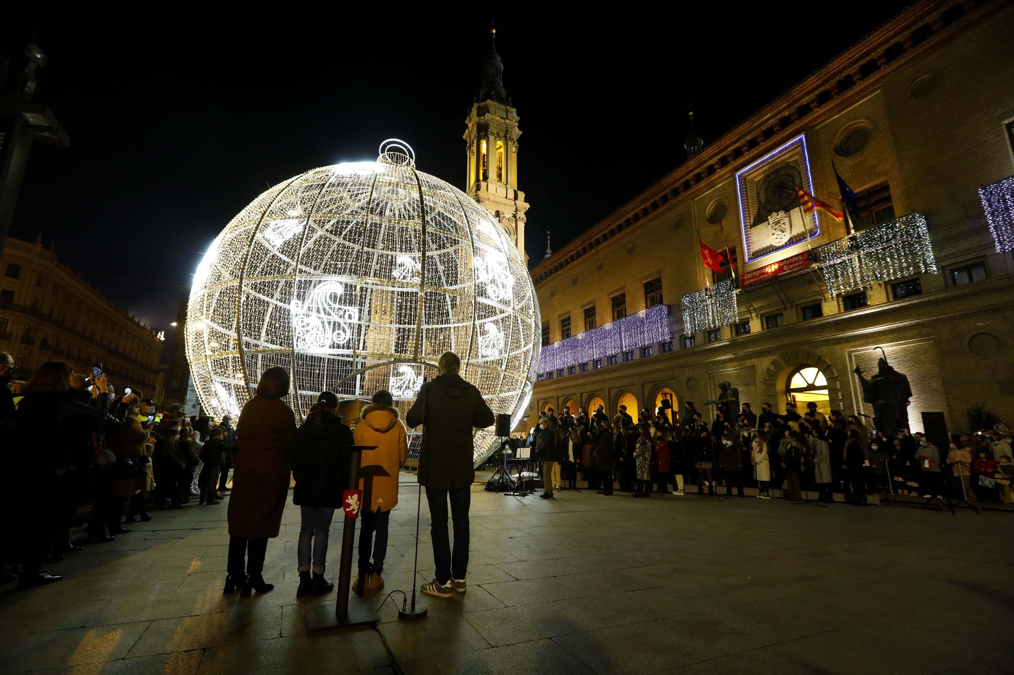 Zaragoza enciende la Navidad