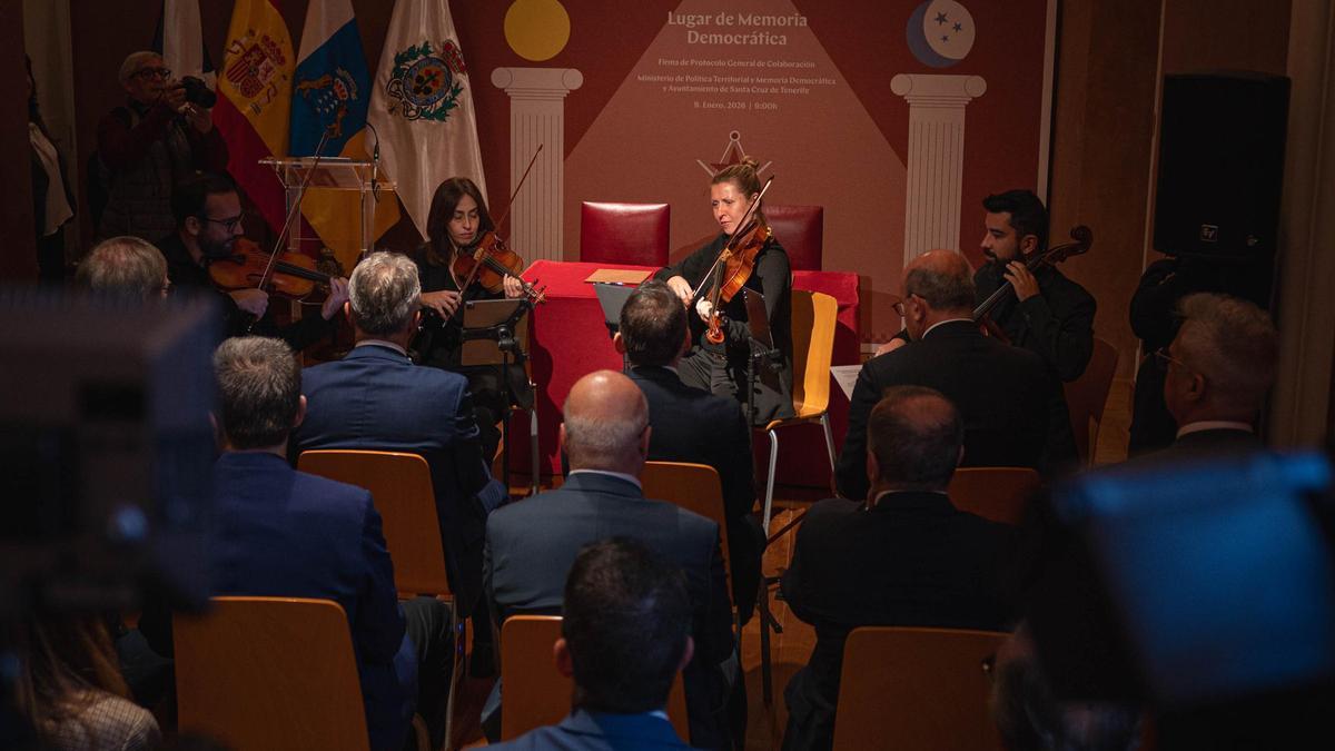 Acto institucional en el Templo Masónico para anunciar su declaración como Lugar de la Memoria Histórica.