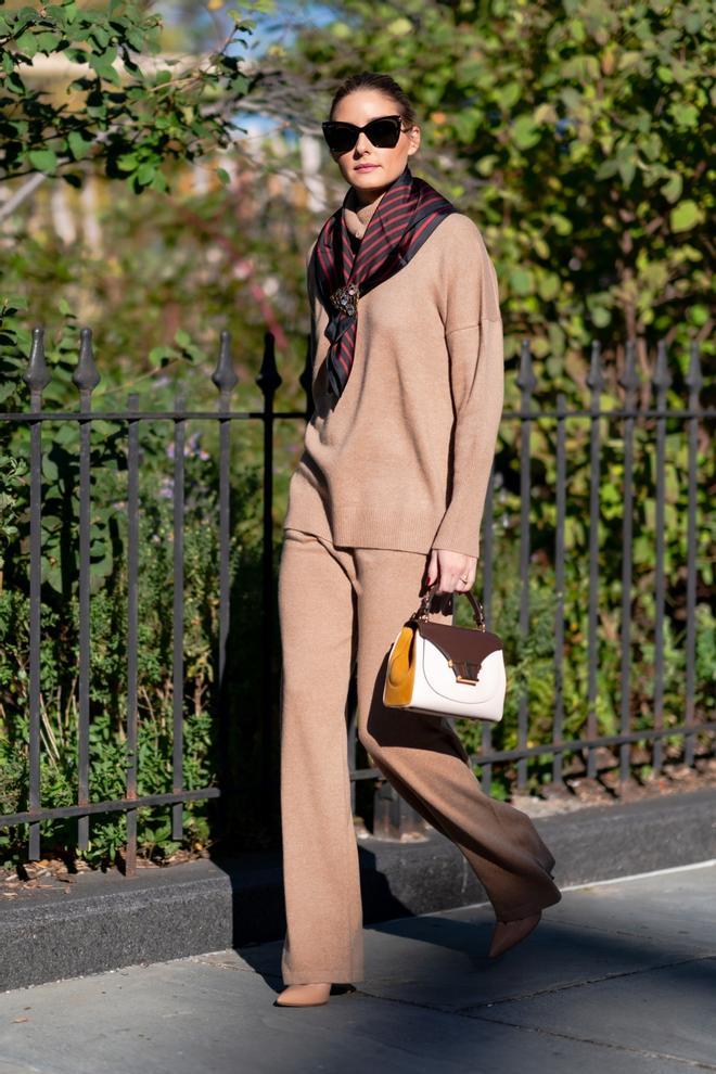 Olivia Palermo con conjunto de punto