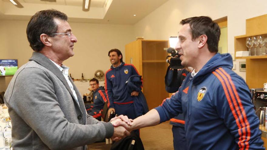 Kempes, con el Valencia en Viena