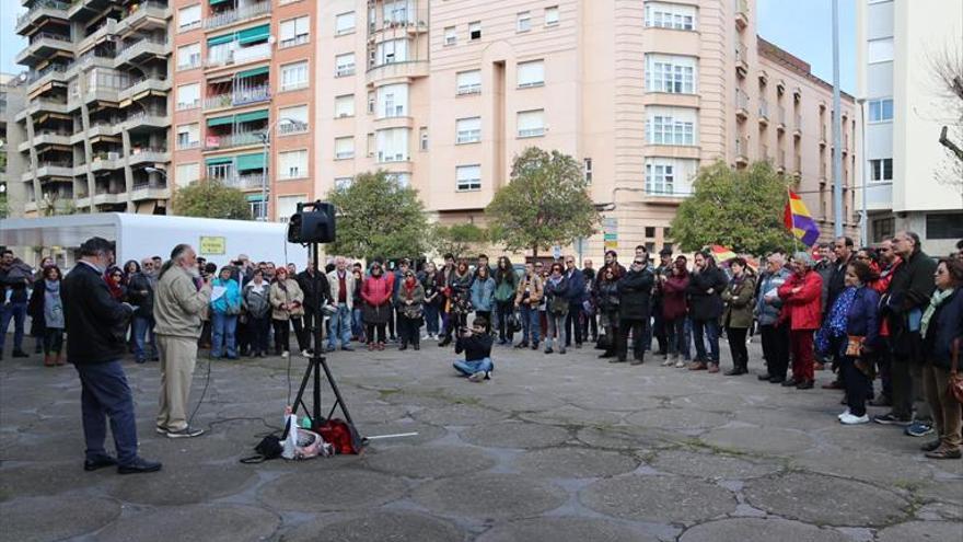 Recuerdan «a los muertos por defender la libertad y la legalidad republicana»