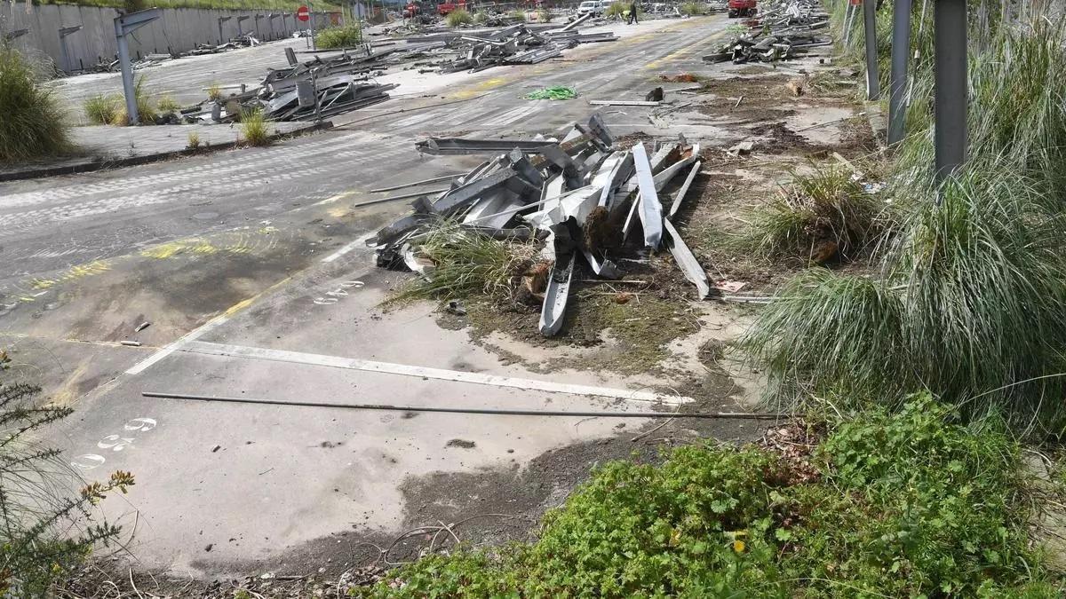 Desmantelamiento del párking provisional del aeropuerto.