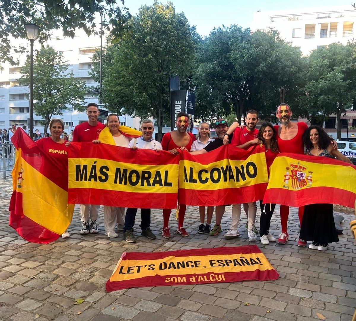 Los allegados de los deportistas FER (programa impulsado por la Fundación Trinidad Alfonso, cuyo Presidente y mecenas es Juan Roig) se han desplazado en masa para estar cerca de los suyos,
