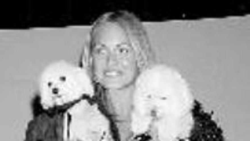 Los perritos de Vanessa Trump, sobre la pasarela