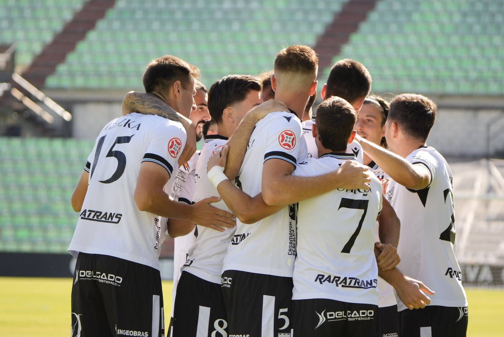 Las imágenes del partido entre Mérida y Arenteiro