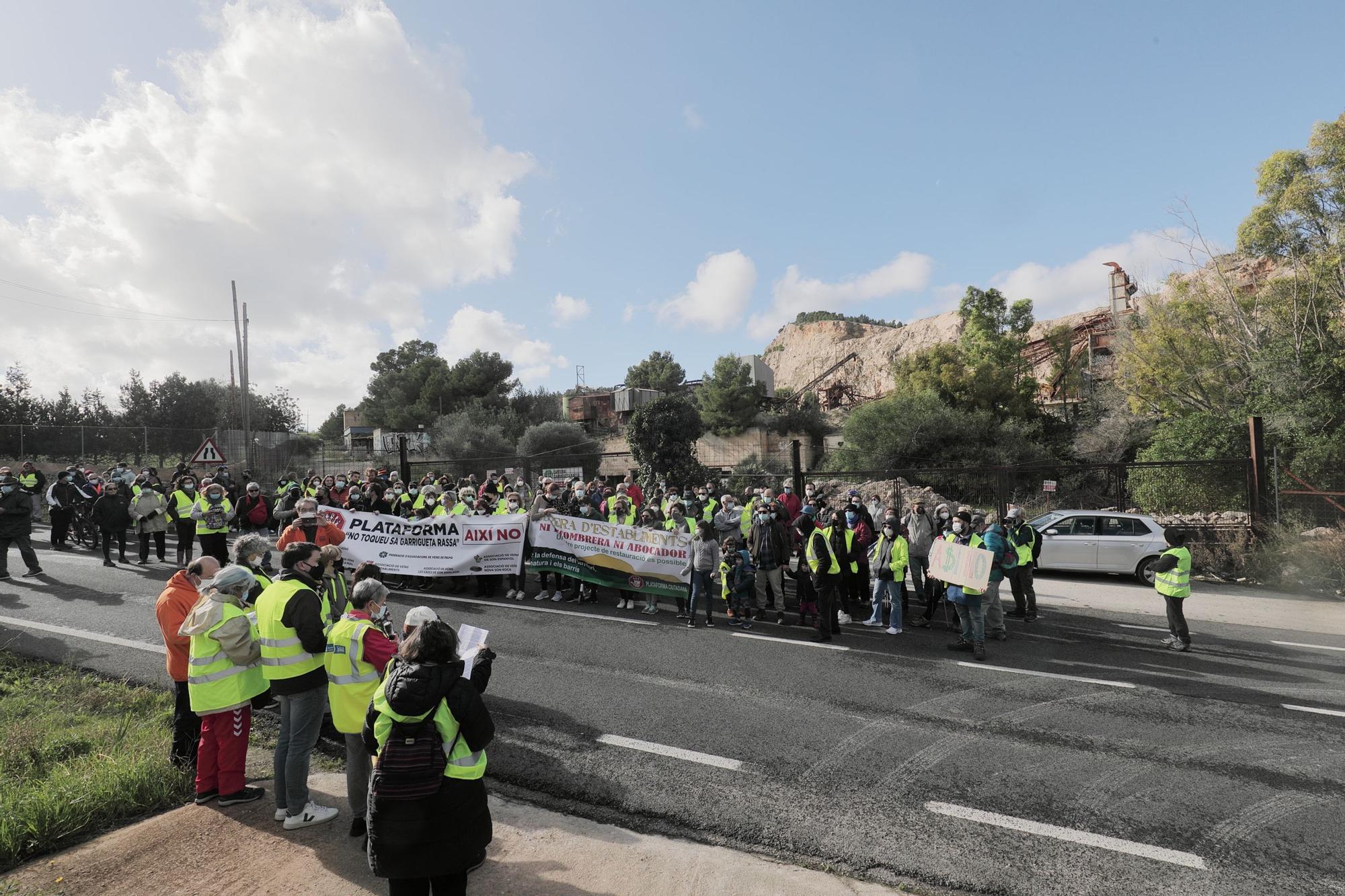 Unas 250 personas reclaman "otro proyecto de restauración" para la cantera de sa Garrigueta