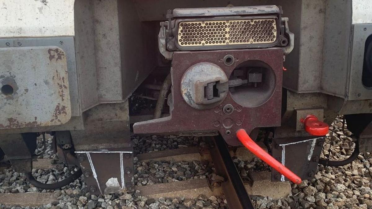 Tren de rodalies  cercanias accidentado descarrilado en el Prat del Llobregat