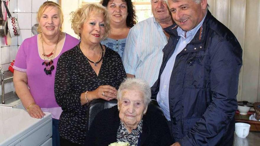 El gobierno de Silleda felicita a la vecina de Manduas Ramona Costoya por su 108 aniversario