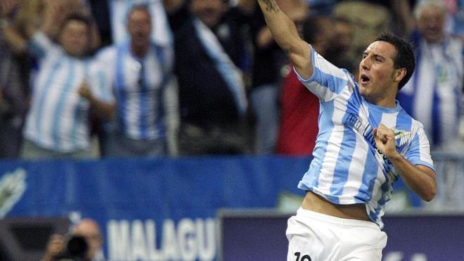 El ex del Málaga CF Santi Cazorla cuelga las botas: adiós a una leyenda del fútbol español