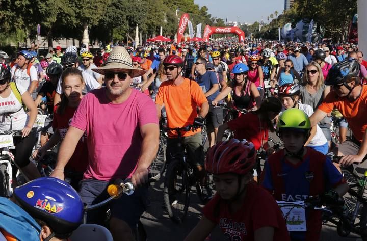 Búscate en nuestra galería del 'Día de la Bicicleta'