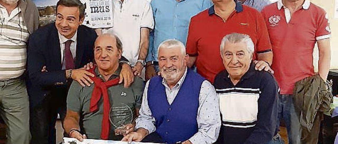 Equipo de El Estribo, campeón de liga. // Ricardo Grobas/ Cedidas