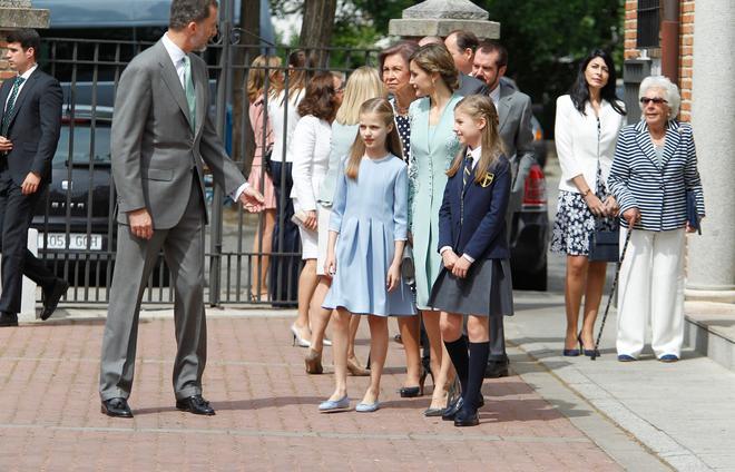Primera Comunión de la Infanta Sofía: la Familia Real entrando a la parroquia