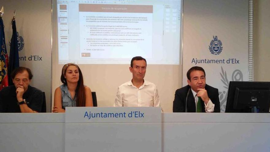 Manuel Illueca, esta mañana, en la sala de Prensa del Ayuntamiento de Elche