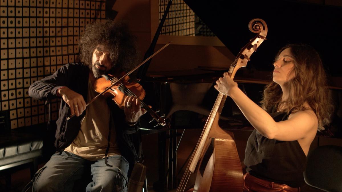 Ara Malikian y Pilar Almalé durante la grabación de 'Me Schunowa'.