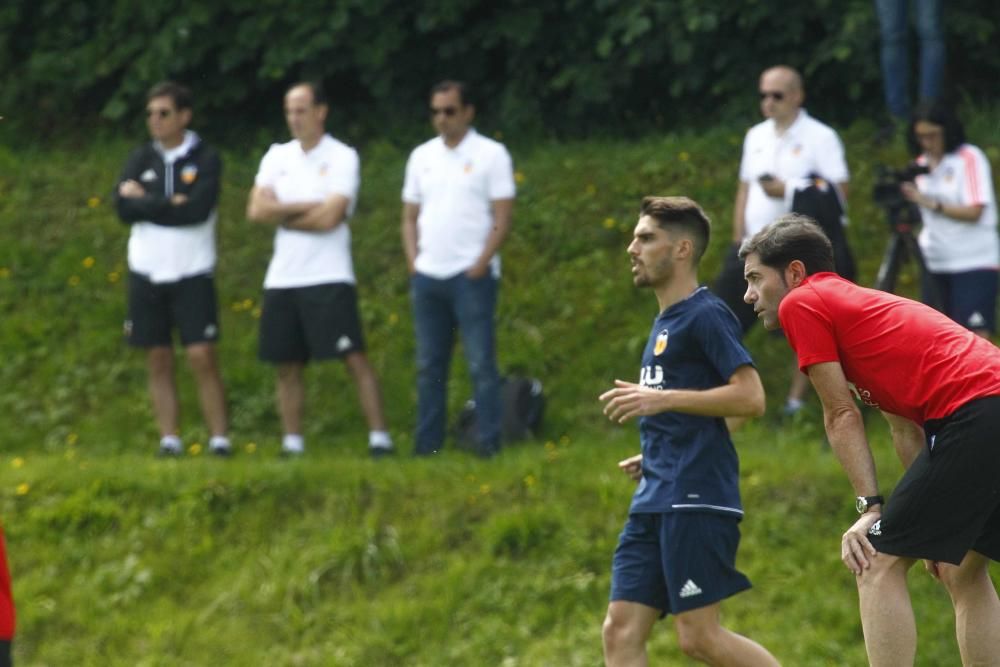 Alemany y Murthy, atentos al entrenamiento